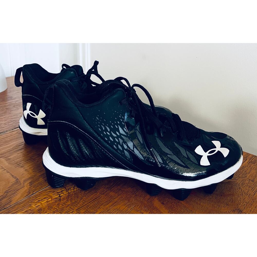 Boys' Under Armour Spotlight Franchise Youth Football Cleats, Size 3.5